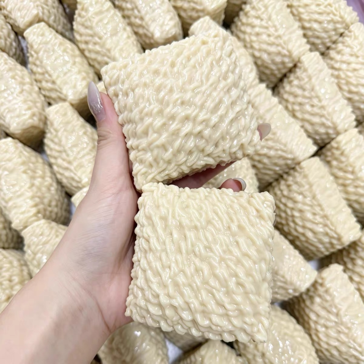 Crunchy Fried Noodles Squishy  - đánh giá và giá Building Blocks